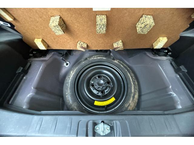 ミラココア ココアX ビートルクリームツートン キーレス ベンチシート エアバック エアコン パワステ パワーウィンドー 盗難防止システム 衝突安全ボディ ABS フォグライト 電動格納ミラー 取扱説明書 記録簿 保証書(42枚目)