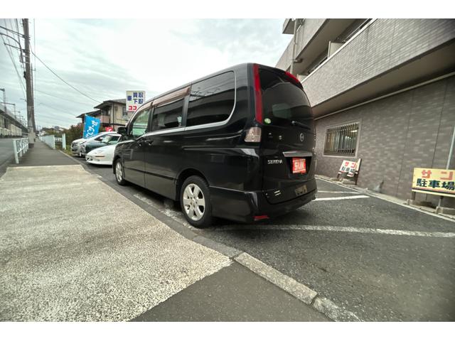 セレナ ハイウェイスター　Ｖセレクション　ＴＶナビ　スマートキースペア有　両側パワースライドドア　オートライト　フォグライト　電動格納ウィンカーミラー　アルミホイル　ウォークスルー　３列シート８人乗　記録簿　保証書　取扱説明書（7枚目）