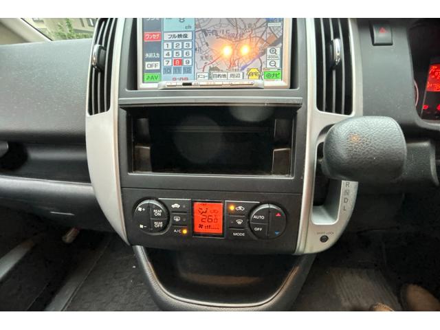 セレナ ハイウェイスター　Ｖセレクション　ＴＶナビ　スマートキースペア有　両側パワースライドドア　オートライト　フォグライト　電動格納ウィンカーミラー　アルミホイル　ウォークスルー　３列シート８人乗　記録簿　保証書　取扱説明書（25枚目）