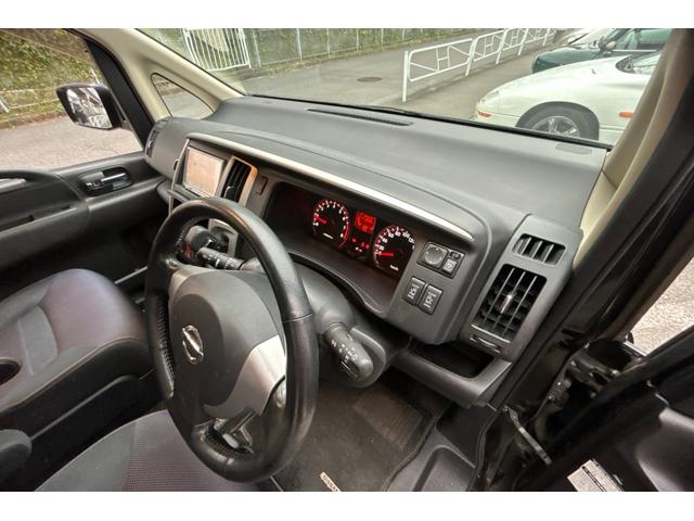 セレナ ハイウェイスター　Ｖセレクション　ＴＶナビ　スマートキースペア有　両側パワースライドドア　オートライト　フォグライト　電動格納ウィンカーミラー　アルミホイル　ウォークスルー　３列シート８人乗　記録簿　保証書　取扱説明書（30枚目）