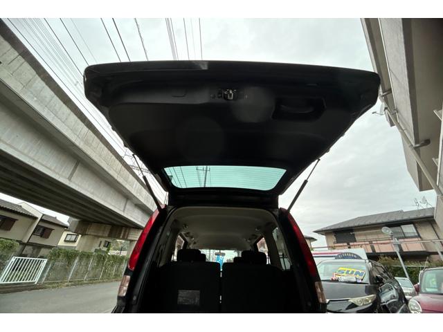 セレナ ハイウェイスター　Ｖセレクション　ＴＶナビ　スマートキースペア有　両側パワースライドドア　オートライト　フォグライト　電動格納ウィンカーミラー　アルミホイル　ウォークスルー　３列シート８人乗　記録簿　保証書　取扱説明書（38枚目）