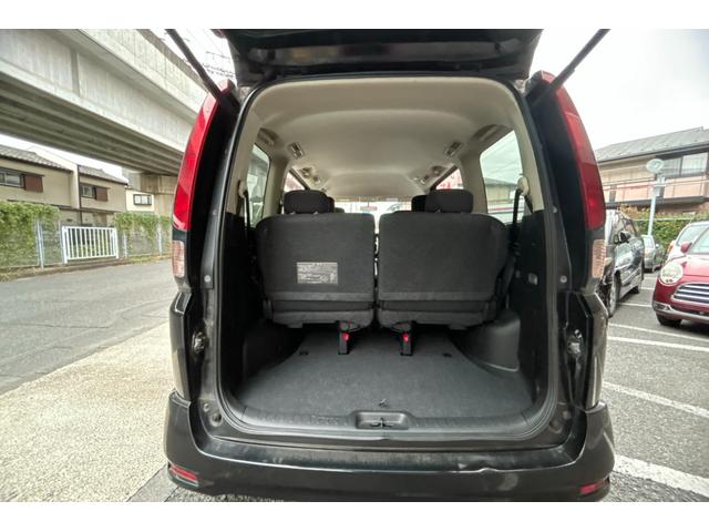 セレナ ハイウェイスター　Ｖセレクション　ＴＶナビ　スマートキースペア有　両側パワースライドドア　オートライト　フォグライト　電動格納ウィンカーミラー　アルミホイル　ウォークスルー　３列シート８人乗　記録簿　保証書　取扱説明書（40枚目）