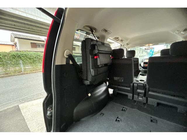 セレナ ハイウェイスター　Ｖセレクション　ＴＶナビ　スマートキースペア有　両側パワースライドドア　オートライト　フォグライト　電動格納ウィンカーミラー　アルミホイル　ウォークスルー　３列シート８人乗　記録簿　保証書　取扱説明書（43枚目）