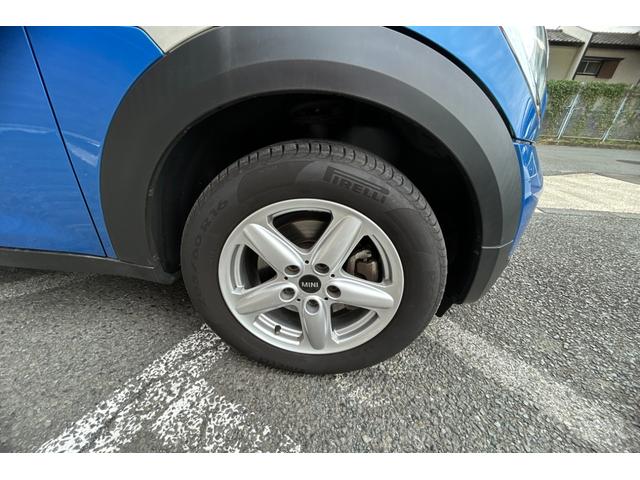 MINI クーパー クロスオーバー TVナビ キーレス ETC ブルーレザー調シート レザーステアリング フォグライト 電動格納ミラー アルミホイル 取扱説明書 記録簿 保証書(69枚目)