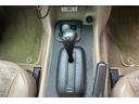 Ｖ８ｉ　ＸＳプラス　Ｗサンルーフ　ＥＴＣ　革ステアリング　ベージュハーフレザーシート　クルーズコントロール　３列７人乗　電動格納ミラ　ルーフレール　背面タイヤ　ルーフレール　アルミ　社内クリーニング済　第三者機関鑑定書付（29枚目）