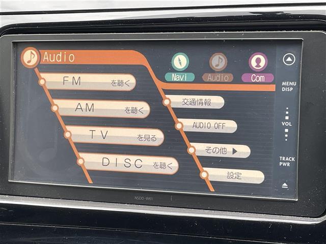 プリウス Sツーリングセレクション 純正ナビ(NSDD-W61) バックカメラ スマートキー プッシュスタート ビルトインETC オートライト フォグランプ ステアリングリモコン ワンセグ CD/DVD再生 純正17アルミ 電格ミラー(6枚目)