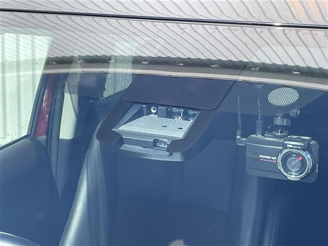 シエンタ Ｇ　クエロ　ワンオーナー　純ナビ　フルセグＴＶ　ＬＥＤヘッドライト／フォグ　全周囲カメラ　トヨタセーフティセンス　アイドリングストップ　ステアリングスイッチ　ＵＳＢ充電　電格ミラー　スマートキー／プッシュスタート（4枚目）