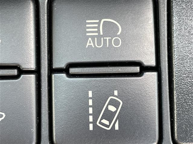 シエンタ Ｇ　クエロ　ワンオーナー　純ナビ　フルセグＴＶ　ＬＥＤヘッドライト／フォグ　全周囲カメラ　トヨタセーフティセンス　アイドリングストップ　ステアリングスイッチ　ＵＳＢ充電　電格ミラー　スマートキー／プッシュスタート（9枚目）