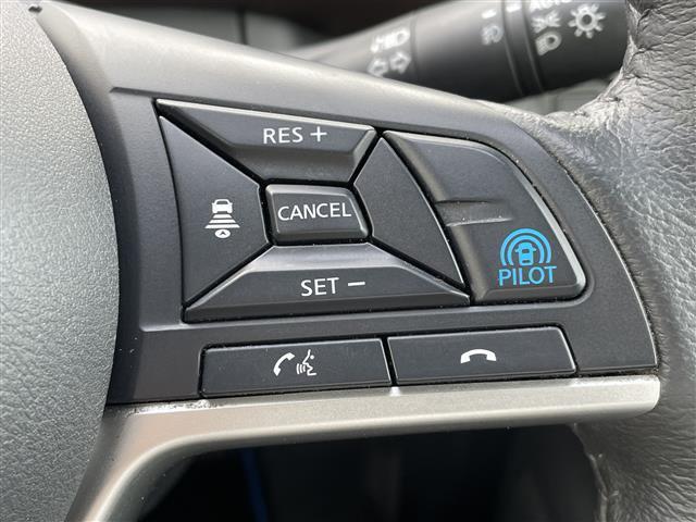 セレナ e-パワー ハイウェイスターG プロパイロット フリップダウンモニター 純正10インチナビ(MM520D-L) 全周囲カメラ デジタルインナーミラー 衝突軽減 BSW 両側パワースライドドア ステアリングヒーター 前席シートヒーター(4枚目)