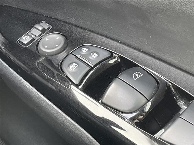 セレナ e-パワー ハイウェイスターG プロパイロット フリップダウンモニター 純正10インチナビ(MM520D-L) 全周囲カメラ デジタルインナーミラー 衝突軽減 BSW 両側パワースライドドア ステアリングヒーター 前席シートヒーター(26枚目)