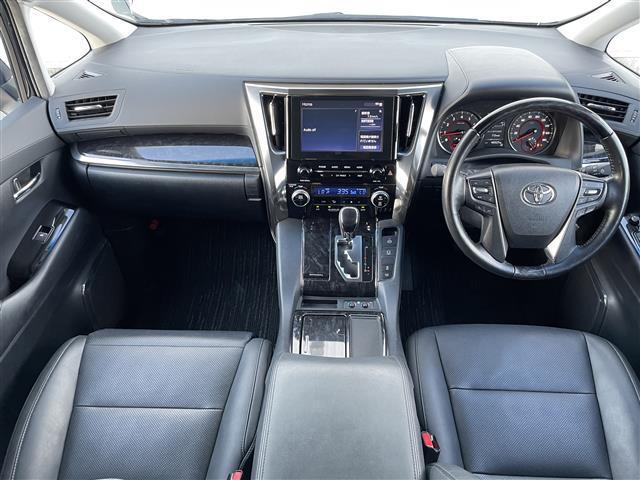 アルファード 2.5S Cパッケージ フリップダウンモニター 純正9インチDAナビ 黒革シート トヨタセーフティセンス デジタルインナーミラー バックカメラ BSM シートヒーター エアシート パワーバックドア フルセグ CD/DVD再生(3枚目)