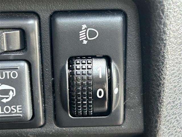 ジューク １５ＲＸ　タイプＶ　ワンオーナー　社外ナビ（ＡＶＩＣ－ＺＨ０９９９）　フルセグＴＶ　Ｂｌｕｅｔｏｏｔｈ　プッシュスマートキー　プッシュスタート　電格ミラー　ＥＴＣ　オートライト　オートエアコン　ヘッドライトレベライザー（7枚目）