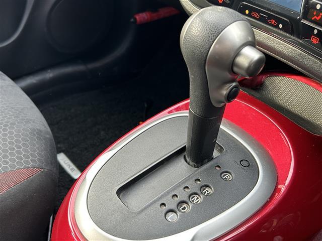 ジューク １５ＲＸ　タイプＶ　ワンオーナー　社外ナビ（ＡＶＩＣ－ＺＨ０９９９）　フルセグＴＶ　Ｂｌｕｅｔｏｏｔｈ　プッシュスマートキー　プッシュスタート　電格ミラー　ＥＴＣ　オートライト　オートエアコン　ヘッドライトレベライザー（21枚目）