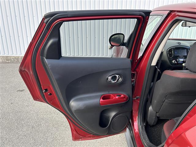 ジューク １５ＲＸ　タイプＶ　ワンオーナー　社外ナビ（ＡＶＩＣ－ＺＨ０９９９）　フルセグＴＶ　Ｂｌｕｅｔｏｏｔｈ　プッシュスマートキー　プッシュスタート　電格ミラー　ＥＴＣ　オートライト　オートエアコン　ヘッドライトレベライザー（29枚目）