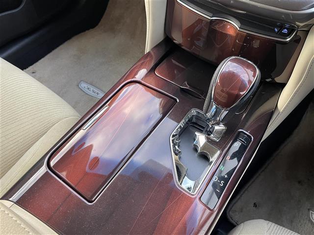 クラウン ロイヤルサルーン 純正マルチナビ バックカメラ クルーズコントロール フルセグTV CD/DVD再生 ブルートゥース パワーシート ETC HIDオートライト フォグランプ スマートキー プッシュスタート 純正16AW(23枚目)