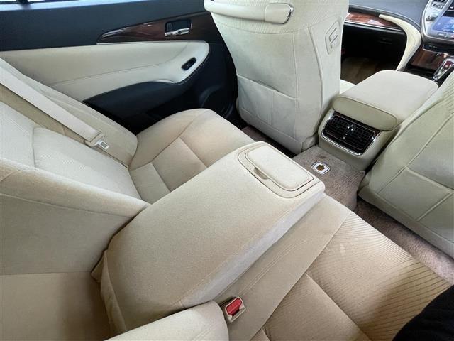 クラウン ロイヤルサルーン 純正マルチナビ バックカメラ クルーズコントロール フルセグTV CD/DVD再生 ブルートゥース パワーシート ETC HIDオートライト フォグランプ スマートキー プッシュスタート 純正16AW(28枚目)