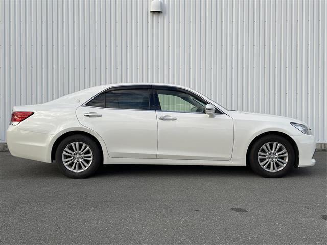 クラウン ロイヤルサルーン 純正マルチナビ バックカメラ クルーズコントロール フルセグTV CD/DVD再生 ブルートゥース パワーシート ETC HIDオートライト フォグランプ スマートキー プッシュスタート 純正16AW(39枚目)