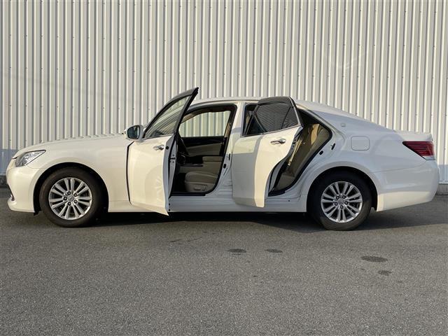 クラウン ロイヤルサルーン 純正マルチナビ バックカメラ クルーズコントロール フルセグTV CD/DVD再生 ブルートゥース パワーシート ETC HIDオートライト フォグランプ スマートキー プッシュスタート 純正16AW(40枚目)