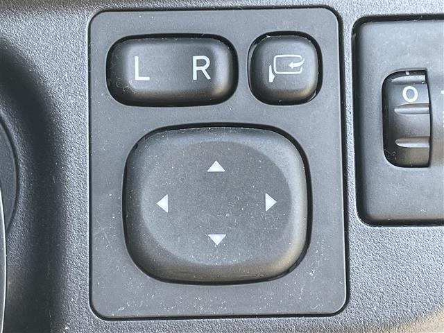 アクア S 社外ナビ(AVIC-RW900) バックカメラ キーレスキー ETC 社外アルミ フルセグTV CD/DVD再生 Bluetooth オートエアコン ヘッドライトレベライザー 電格ミラー ドアバイザー(13枚目)