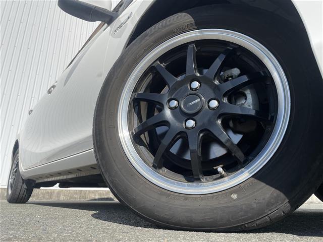 アクア S 社外ナビ(AVIC-RW900) バックカメラ キーレスキー ETC 社外アルミ フルセグTV CD/DVD再生 Bluetooth オートエアコン ヘッドライトレベライザー 電格ミラー ドアバイザー(17枚目)