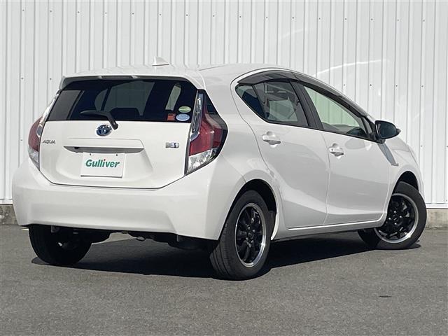 アクア S 社外ナビ(AVIC-RW900) バックカメラ キーレスキー ETC 社外アルミ フルセグTV CD/DVD再生 Bluetooth オートエアコン ヘッドライトレベライザー 電格ミラー ドアバイザー(34枚目)