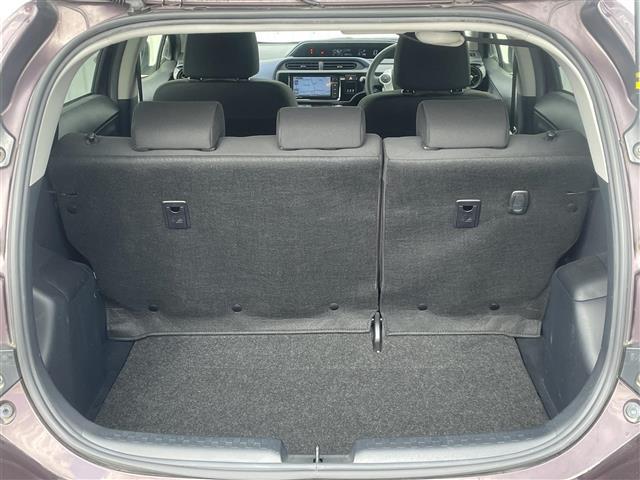 アクア Ｓ　社外ナビ（ＣＮ－ＲＳ０２ＷＤ）　バックカメラ　前席シートヒーター　ステアリングリモコン　オートライト　スマートキー　プッシュスタート　ビルトインＥＴＣ　フルセグＴＶ　ＣＤ／ＤＶＤ再生　ブルートゥース（16枚目）