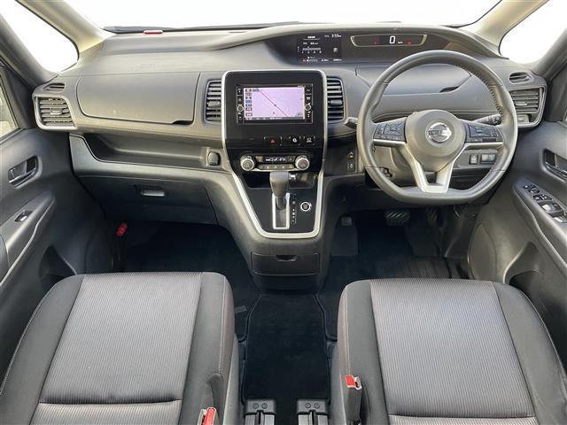 セレナ ハイウェイスター　Ｖセレクション　後席モニター　全周囲カメラ　純正ナビ　ＥＴＣ　クルーズコントロール　パーキングアシスト　両側パワースライド　エマージェンシーブレーキ　ＬＤＡ　Ｗエアコン　電格ミラー　スマートキー／プッシュスタート（3枚目）