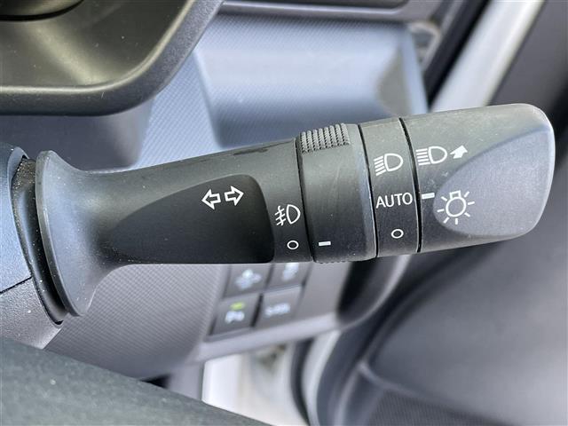 ライズ Ｚ　スマートアシスト　ＢＳＭ　クリアランスソナー　前席シートヒーター　レーダークルーズコントロール　ＬＥＤオートライト　オートハイビーム　フォグランプ　電動パーキング　ブレーキホールド　純正１７アルミ（12枚目）