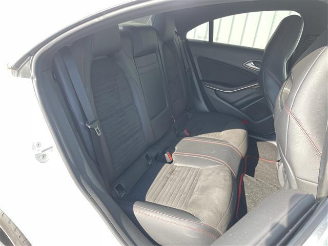 ＣＬＡクラス ＣＬＡ１８０　ＡＭＧライン　純正ナビ　ハーフレザー　Ｂカメラ　ＡＭＧ１８ＡＷ　パドルシフト　Ｄ席パワーシート　Ｄ／Ｎ席シートヒーター　アイドリングストップ　レーンアシスト　ブラインドスポットアシスト　衝突防止アシスト　ＥＴＣ（15枚目）