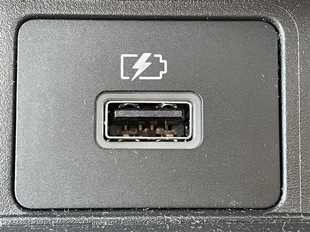 �y�t�r�a�[�q�z�t�r�a�ڑ������Ă��܂��̂Ōg�тȂǂ̓d�q�@��̏[�d�ɂ��g���ĕ֗��ł���