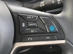 【ステアリングリモコン】運転中でも目線はそのまま、手元のスイッチで安全にオーディオが操作できます。 7