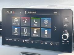 【Ｈｏｎｄａ　ＣＯＮＮＥＣＴディスプレー】スマホを接続すれば「Ａｐｐｌｅ　ＣａｒＰｌａｙ」または「Ａｎｄｒｏｉｄ　Ａｕｔｏ」から、アプリのナビや電話・メッセージ・音楽などが利用できます！ 4