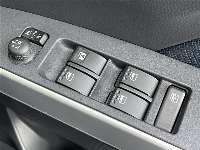 ルーミー カスタムＧ－Ｔ　純正ナビ　全周囲カメラ　両側パワースライドドア　アダプティブクルーズコントロール　パーキングセンサー　純正フロアマット　横滑り制御機能　アイドリングストップ　ＥＴＣ　純正ホイール　プッシュスタート（35枚目）