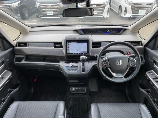 フリード+ G・ホンダセンシング 純正Gathersナビ バックカメラ ETC アダプティブクルーズコントロール スマートキー スペアキー 前後ドライブレコーダー 純正フロアマット ハーフレザーシート シートヒーター 両パワ(3枚目)