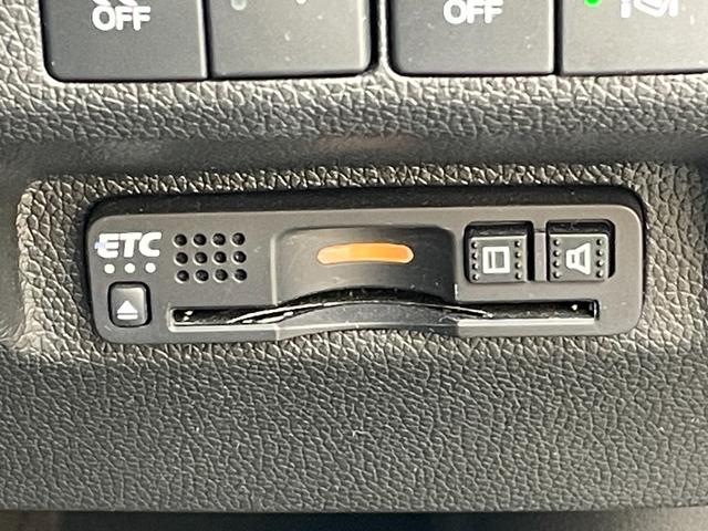 フリード+ G・ホンダセンシング 純正Gathersナビ バックカメラ ETC アダプティブクルーズコントロール スマートキー スペアキー 前後ドライブレコーダー 純正フロアマット ハーフレザーシート シートヒーター 両パワ(11枚目)