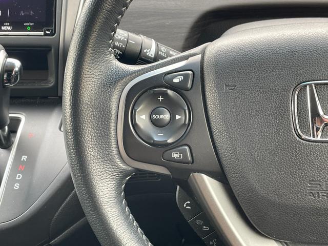 フリード+ G・ホンダセンシング 純正Gathersナビ バックカメラ ETC アダプティブクルーズコントロール スマートキー スペアキー 前後ドライブレコーダー 純正フロアマット ハーフレザーシート シートヒーター 両パワ(13枚目)