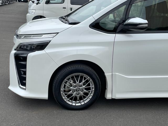 ヴォクシー ハイブリッドＺＳ　煌ＩＩ　アルパインナビ　アルパイン後席モニター　両側電動ドア　シートヒーター　ビルトインＥＴＣ　前後ドラレコ　クルーズコントロール　フルセグＴＶ　Ｂｌｕｅｔｏｏｔｈ　ＬＥＤヘッド　衝突被害　レーンキープ（69枚目）