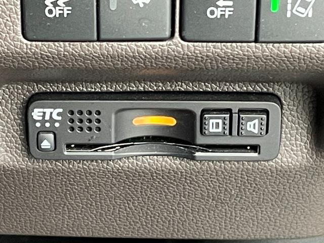 フリード+ハイブリッド ハイブリッドG・ホンダセンシング 純正ナヒ゛ フルセク゛ Bluetooth 両側電動スライドドア 追従型クルコン 前後ドラレコ ETC シートヒーター 純正マット ウインドウシールドデアイサー ECON ステアリングスイッチ(11枚目)
