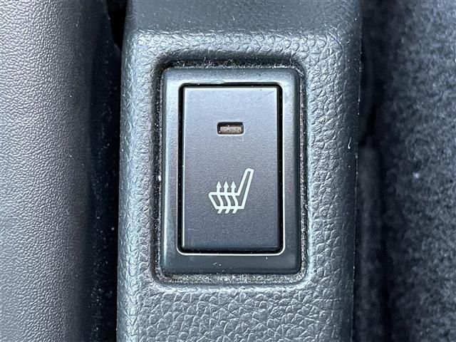 スイフト スポーツ 純正ナビ 全方位モニター デュアルカメラブレーキサポート 車線逸脱警報機能 アダプティブクルーズコントロール シートヒーター 横滑り抑制機能 ステアリングスイッチ スマートキー ETC LEDヘッド(6枚目)