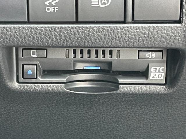 ハリアー Ｚ　レザーパッケージ　純正１２．３型ナビ　プレミアムサウンドＪＢＬ　デジタルインナーミラー　レーダークルコン　シートベンチレーション　バックカメラ　電動リアゲート　パワーシート　ヘッドアップディスプレイ　ＥＴＣ２．０（13枚目）
