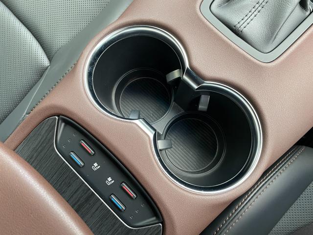ハリアー Ｚ　レザーパッケージ　純正１２．３型ナビ　プレミアムサウンドＪＢＬ　デジタルインナーミラー　レーダークルコン　シートベンチレーション　バックカメラ　電動リアゲート　パワーシート　ヘッドアップディスプレイ　ＥＴＣ２．０（42枚目）