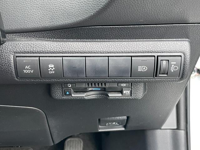 カローラツーリング ハイブリッド　ダブルバイビー　９インチディスプレイオーディオ　バックカメラ　フルセグＴＶ　Ｂｌｕｅｔｏｏｔｈ　ヘッドアップディスプレイ　トヨタセーフティーセンス　　レーントレーシングアシスト　ブラインドスポットモニター　純正マット（29枚目）