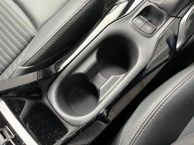 カローラツーリング ハイブリッド　ダブルバイビー　９インチディスプレイオーディオ　バックカメラ　フルセグＴＶ　Ｂｌｕｅｔｏｏｔｈ　ヘッドアップディスプレイ　トヨタセーフティーセンス　　レーントレーシングアシスト　ブラインドスポットモニター　純正マット（38枚目）