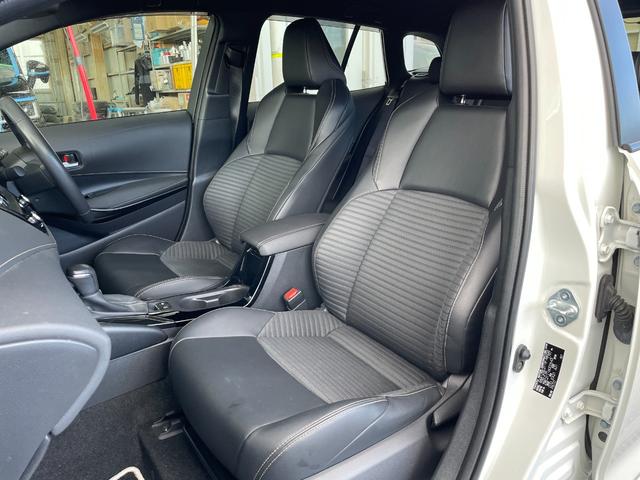 カローラツーリング ハイブリッド　ダブルバイビー　９インチディスプレイオーディオ　バックカメラ　フルセグＴＶ　Ｂｌｕｅｔｏｏｔｈ　ヘッドアップディスプレイ　トヨタセーフティーセンス　　レーントレーシングアシスト　ブラインドスポットモニター　純正マット（48枚目）