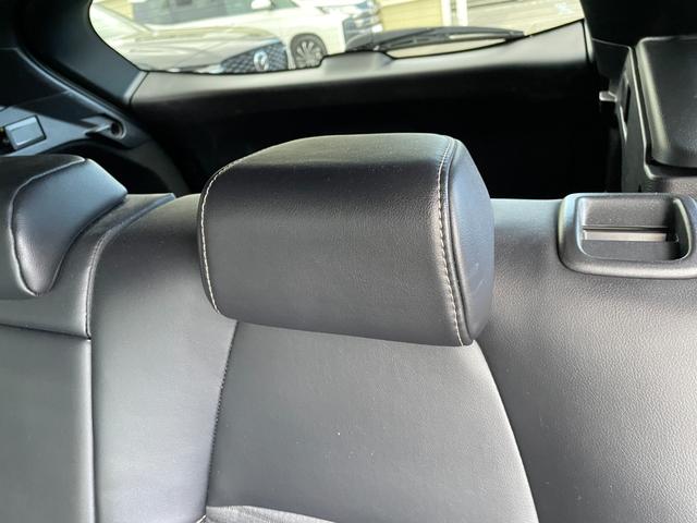 カローラツーリング ハイブリッド　ダブルバイビー　９インチディスプレイオーディオ　バックカメラ　フルセグＴＶ　Ｂｌｕｅｔｏｏｔｈ　ヘッドアップディスプレイ　トヨタセーフティーセンス　　レーントレーシングアシスト　ブラインドスポットモニター　純正マット（54枚目）