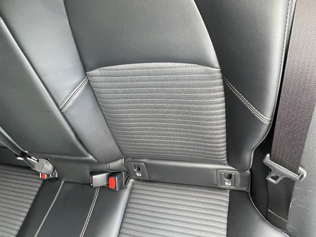 カローラツーリング ハイブリッド　ダブルバイビー　９インチディスプレイオーディオ　バックカメラ　フルセグＴＶ　Ｂｌｕｅｔｏｏｔｈ　ヘッドアップディスプレイ　トヨタセーフティーセンス　　レーントレーシングアシスト　ブラインドスポットモニター　純正マット（55枚目）