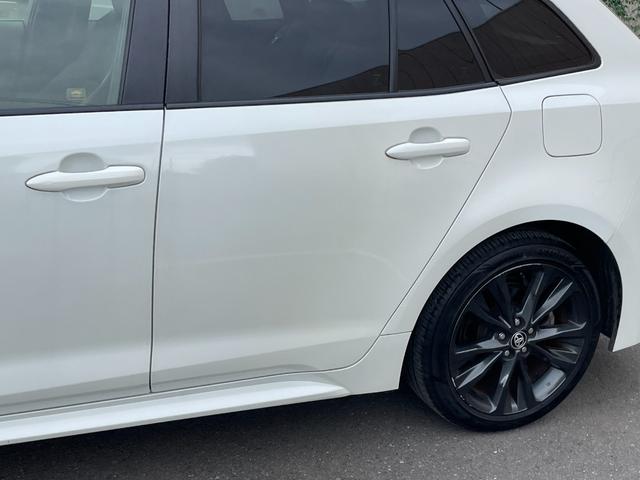 カローラツーリング ハイブリッド　ダブルバイビー　９インチディスプレイオーディオ　バックカメラ　フルセグＴＶ　Ｂｌｕｅｔｏｏｔｈ　ヘッドアップディスプレイ　トヨタセーフティーセンス　　レーントレーシングアシスト　ブラインドスポットモニター　純正マット（70枚目）