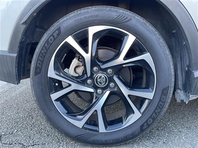 店頭在庫以外にも全国約４万台※の在庫から、ぴったりな１台をご提案します！※２０２３年１０月現在の在庫台数です。売約済の可能性があります。