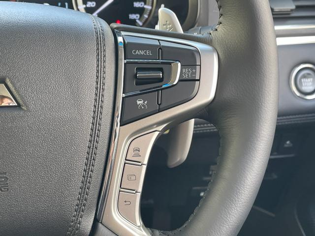 デリカＤ：５ Ｐ　純正１０型ナビ　両側パワースライドドア　レーダークルーズコントロール　オートマチックハイビーム　衝突被害軽減ブレーキ　車線逸脱警報システム　誤発進抑制機能　後側方車両検知警報システム　後退時車両検知（7枚目）