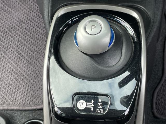 ノート ｅ－パワー　Ｘ　デジタルインナーミラー　ＥＴＣ　スペアキー　オートエアコン　ＣＤ　ＡＢＳ　横滑り防止装置　コーナーセンサー　レーンアシスト　盗難防止装置　オートライト　衝突被害軽減システム　保証書　取扱説明書　記録簿（13枚目）